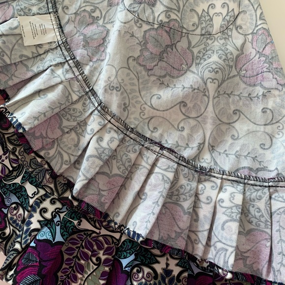 Adorable Floral Apron - Picture 5 of 10